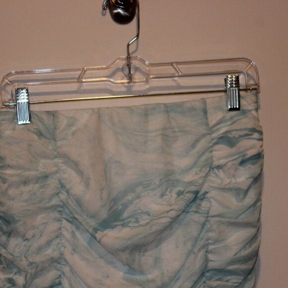 New Elodie Blue Cloud Printed Ruffle Mini Skirt Women's Size L - Picture 3 of 8